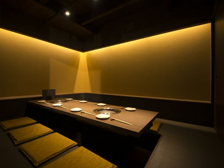 落ち着いた座敷席は大切な人々との会食のおすすめ!