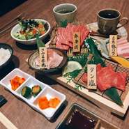 ・A5黒毛和牛赤身肉(45g)
・国産もち豚バラ(2枚)
・さつま赤鶏(30g)
・牛タン塩(4枚)
・キムチ3種盛り合わせ
・サラダ
・わかめスープ
・ご飯
・コーヒー