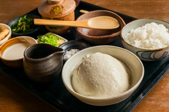 つくりたてだからこそ、大豆の香りと風味が際立つ『寄せ豆腐膳』