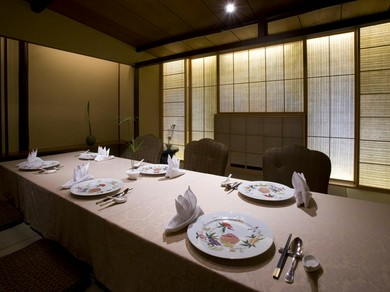 フロアごとに違った表情を持つ、個室は様々なシーンで利用が可能