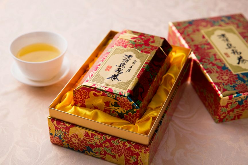 中国茶にも造詣の深いシェフが食中に最適と店で供する特選烏龍茶
