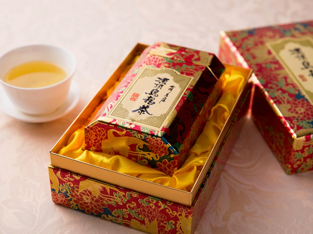 中国茶にも造詣の深いシェフが食中に最適と店で供する特選烏龍茶