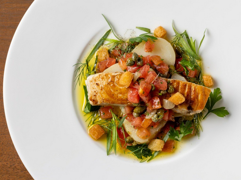 魚とお肉Wメインのお任せコース！
内容は毎日入荷する旬の食材でご用意となります。
ご了承下さいませ。