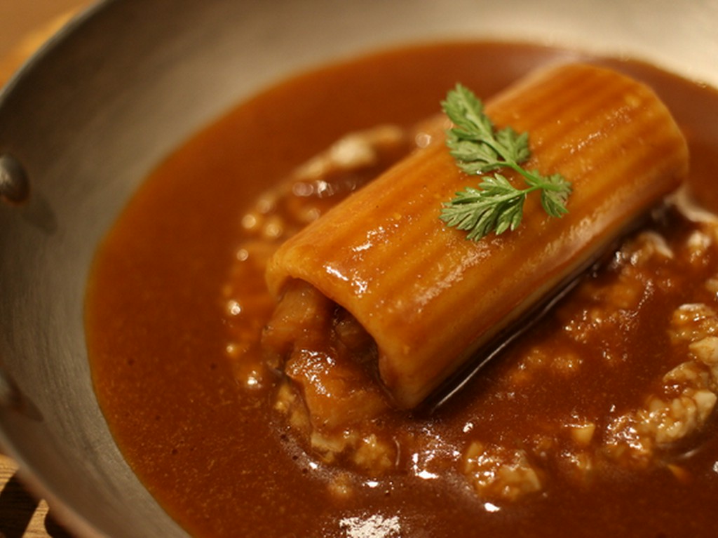 ◆メニューオマール

ドミニクシェフのスペシャリテ・オマール海老のマカロニを魚料理にしたお任せコース