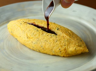 香りも豊かな至福の『トリュフ・オムレット』