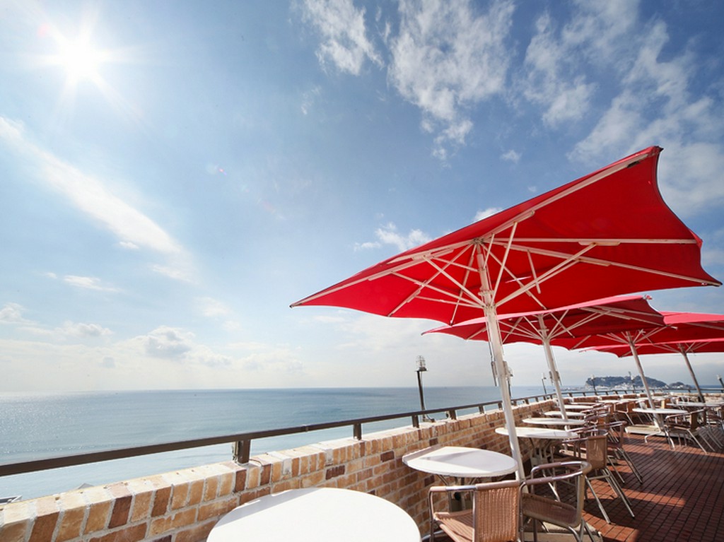 江ノ島と富士山、夕日が一望できる特等席も