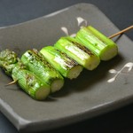 豚のノドブエ串　