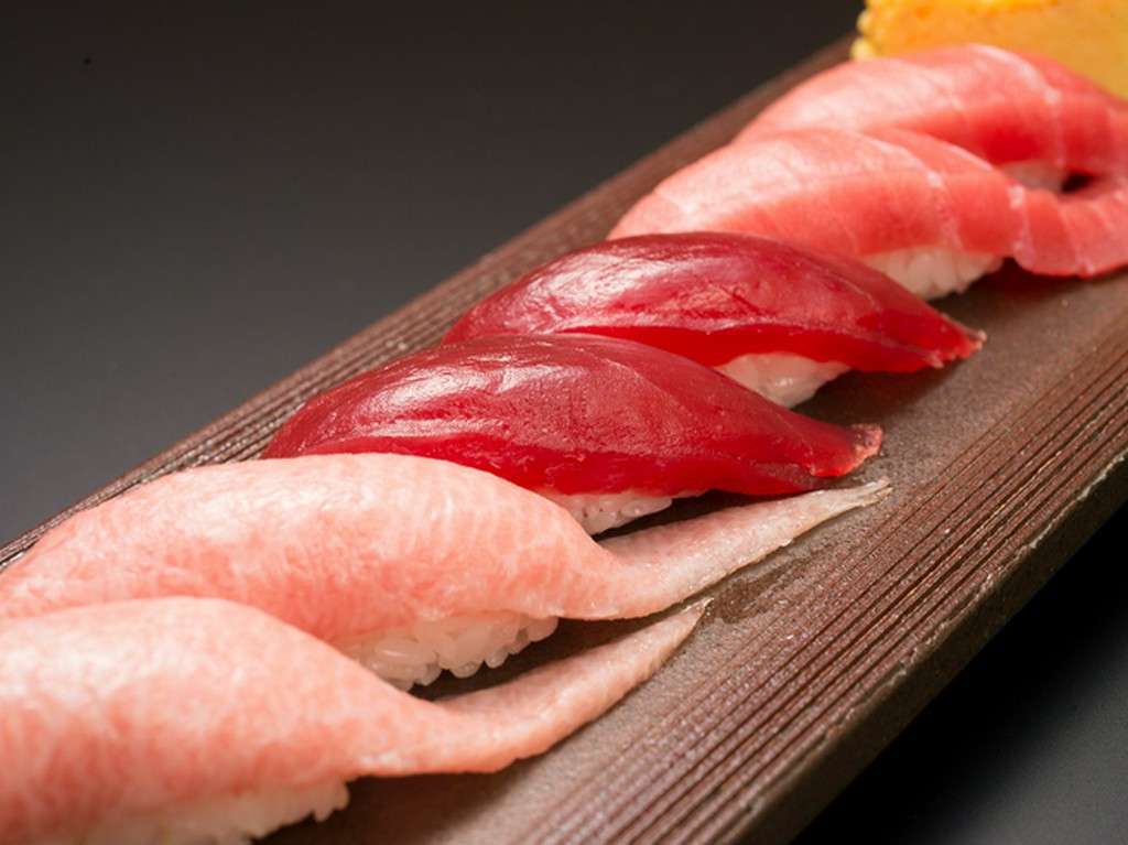赤身から大トロまで楽しめる『まぐろづくし』