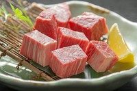 黒毛和牛の中でもっとも柔らかい部位。脂肪も少なく食べやすく奥深い味わいがお楽しみいただけます。
