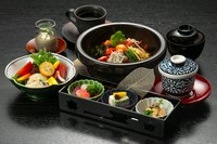 ■石焼ビビンバ■前菜■サラダ■わかめスープ■デザート■コーヒー