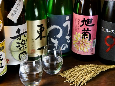 定番の他、季節のよって種類を変えて仕入れるものもある日本酒
