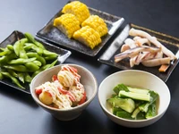 串揚げをはじめ20種以上の単品おつまみが食べ放題。