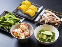 串揚げをはじめ20種以上の単品おつまみが食べ放題。