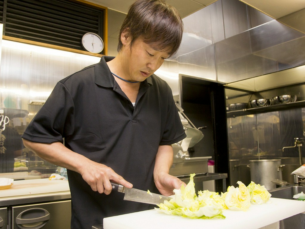 フレッシュなものをご提供し、お客様目線に立った料理を心がけて