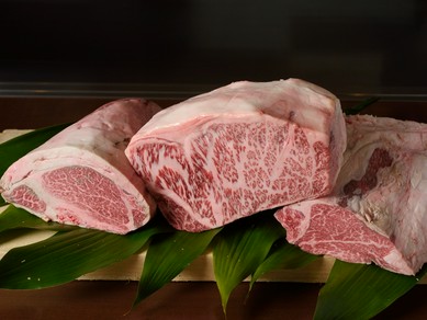 口の中でとろけるような『淡路牛フィレ・黒毛和牛ロース・フィレ』