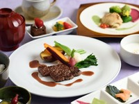 　前菜
スープ
魚料理
肉料理
お食事
氷菓子
コーヒー
☆こちらのコースは女性や少食の方にお勧めします。量的にランチコースの6～7割程度になります。
※写真はイメージ写真です。