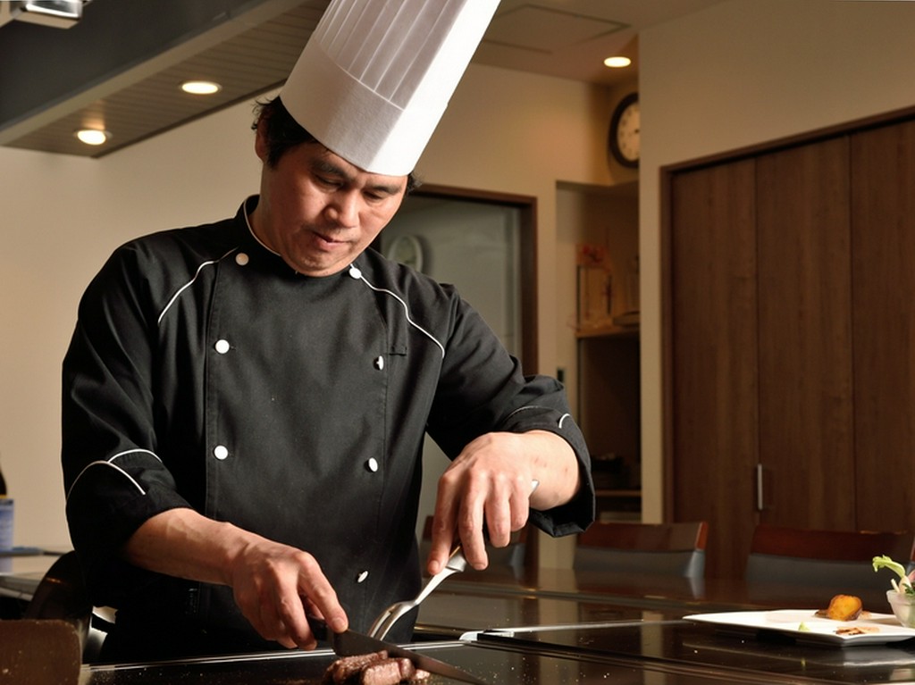 お客さま第一の姿勢を大切に、喜んでいただけるようにサービス