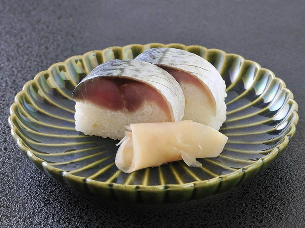 人気の通年メニュー『さば寿司』