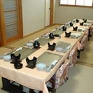 和の風情が漂う半個室でご家族様やお仲間と和やかに食事を楽しんで頂けます