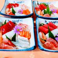 新鮮なお造り盛り合わせです。会席料理のお造りです

