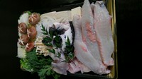 ふくだの美味しい活ふぐ鍋セットお家でも味わって見てはいかがでしょうか?満足して頂けると思います。期間は9月~3月迄