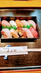 新鮮なネタで作る握り鮨はとても美味しくて喜ばれる一品です。当日の仕入れたネタによって変わります