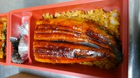 国産鰻を使った鰻弁当はやわらかくて味がいいのでリピーターも多くお持ち帰りには最適です