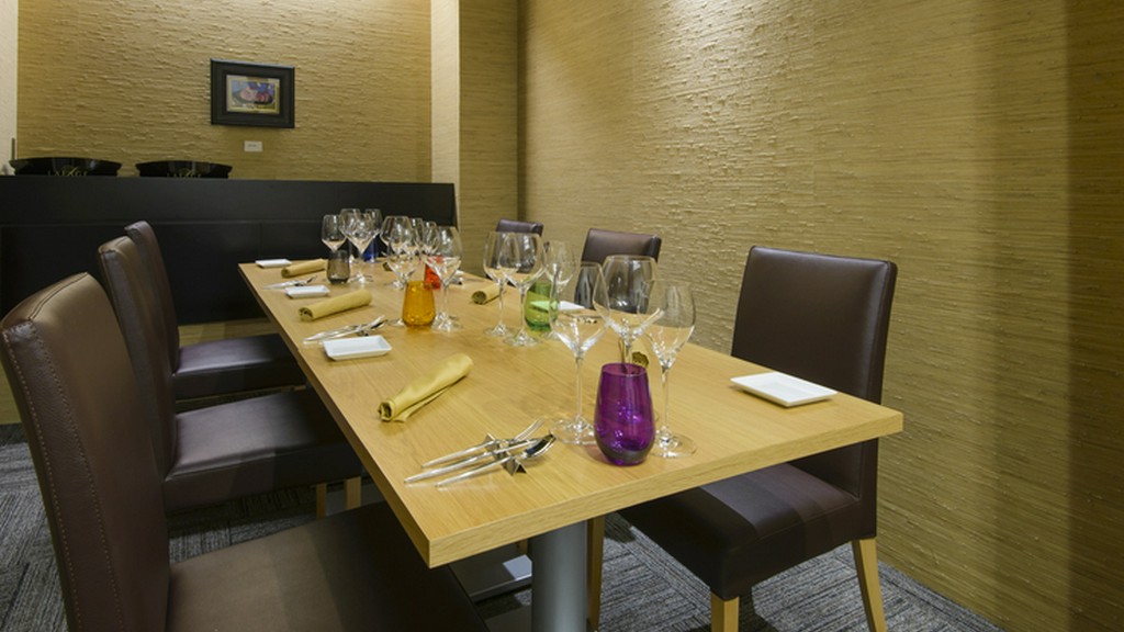 6名から8名まで利用できる人気の個室は予約利用がおすすめ