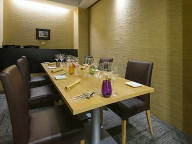 6名から8名まで利用できる人気の個室は予約利用がおすすめ