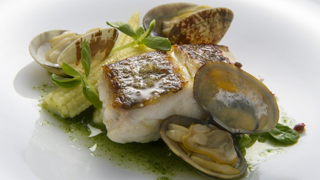 市場から仕入れる新鮮な食材や、自家菜園の無農薬野菜