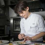 新鮮な食材を使用し、本場イタリアの味を提供しています。毎月変わる創作メニューは、ひと手間加えたオリジナルのMatsuo流のイタリア料理をお楽しみいただいております。