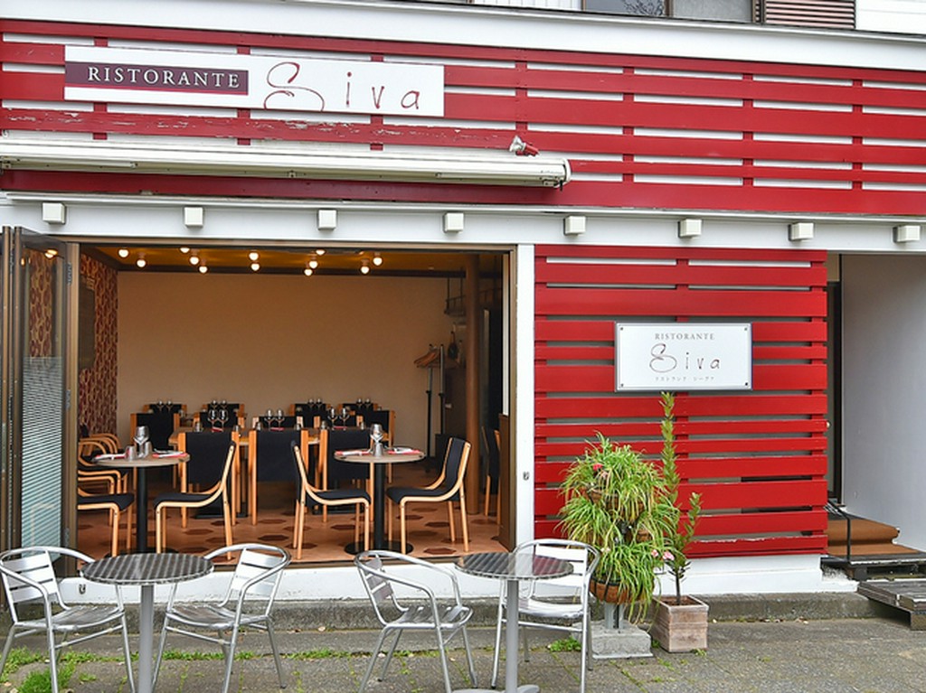 爽やかな心地よい風を感じて、気分をリフレッシュできる席