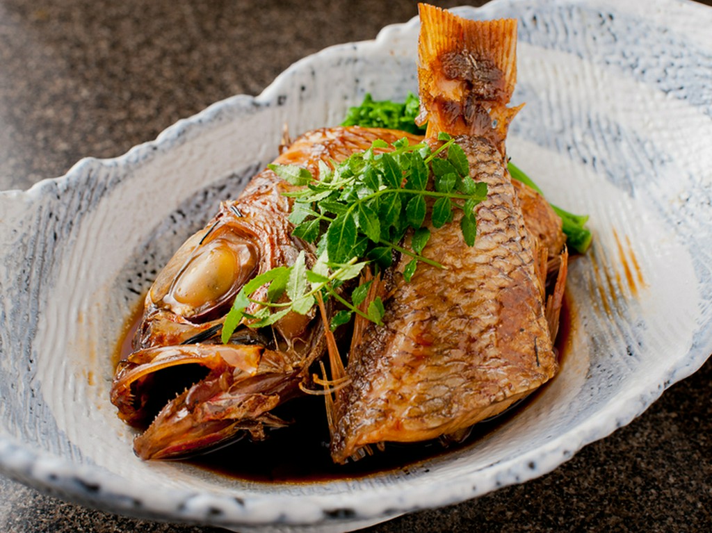 コクのある味わいの煮汁がしみこんだ身のふっくらとした『のどぐろの煮付け』