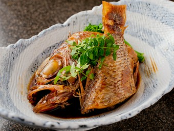 コクのある味わいの煮汁がしみこんだ身のふっくらとした『のどぐろの煮付け』