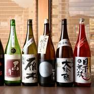 アルコールは和食によく合う美味しい日本酒を中心にセレクト。定番ものから季節限定ものなど、その時々よって入れ替わりもありますが、常時15から20種類を取り揃えてあります。お気に入りの一杯を探してみては。