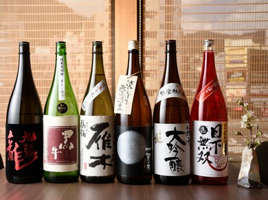 和食や日本料理に合わせて飲みたい多様な各種日本酒を用意