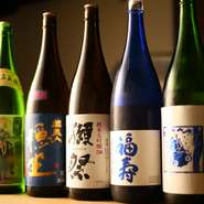 山口の『獺祭』、地元兵庫の『福寿』など、酒屋さんがおすすめする全国の日本酒を常時10種類ほど置いています。料理に合ったお酒の相談もOK。メニューに無いものもあるため、都度相談すると良いでしょう。