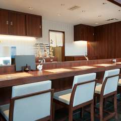 少人数での利用に最適な、カウンター席