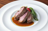 シャラン産カモのロースト マルサラソース