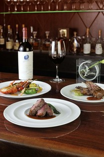 春夏秋冬、季節に合わせた旬の食材を仕入れます。