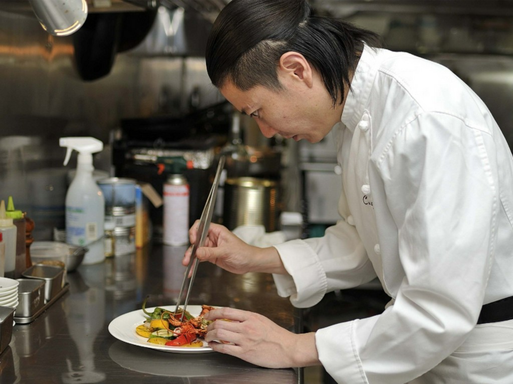 ワイン負けしない、お客様の思い出に残る料理を振る舞う。