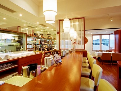 まるでパリにいるようなおしゃれな空間で優雅なひとときを