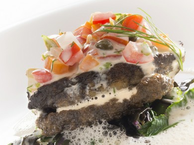 志摩産の黒鮑をつかったほどよい食感がくせになる『鮑ステーキ ~シェフの自己流~』