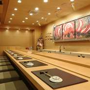上質な食材を入荷しおいしい料理を提供することはもちろん、海外から訪れた方にも言葉の壁を乗り越え丁寧に料理の説明をしたりと、もてなしを何より大切にされています。大切なシーンにこそぜひ訪れたいお店です。