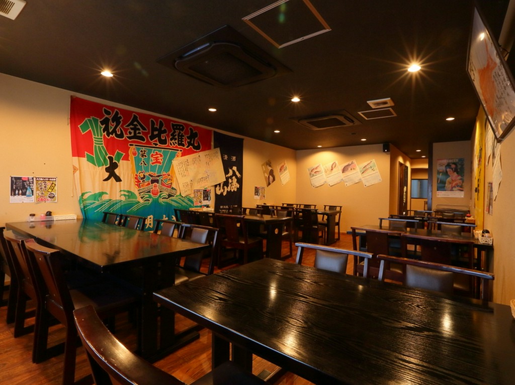 毎日変わる鮮魚を飲み放題で堪能できる宴会コースも