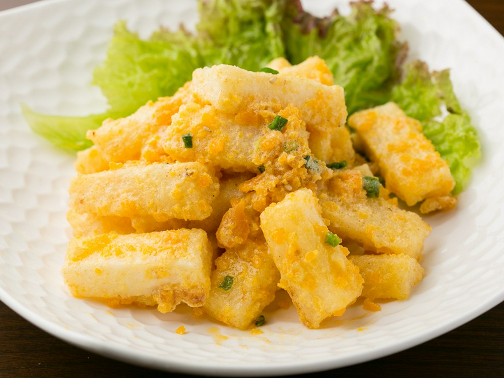 サクッ、フワッとした食感がクセになる『山芋と塩付け玉子炒め』