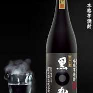 まろやかなコクと、香ばしい風味の確かな飲み応えが特徴。　ボトル2800円