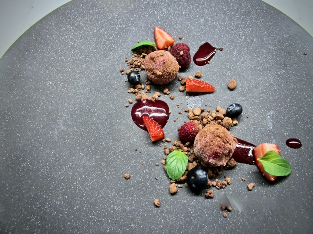 特別な日には、デザートプレートで想い出に残るシーンを演出