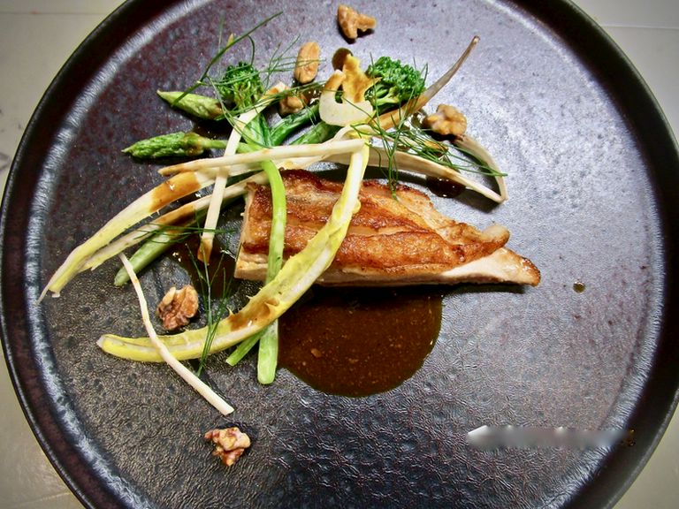 季節ごとに通いたくなる、旬の食材を生かした月替わりのメニュー