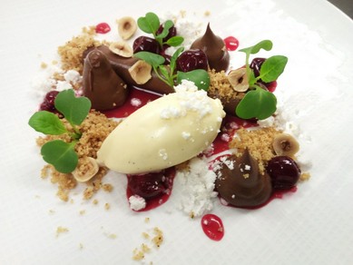 グリオットチェリー　ヘーゼルナッツ